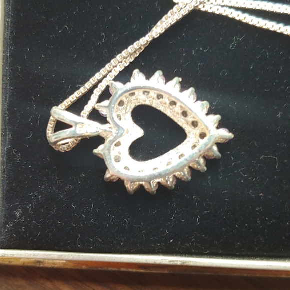 Diamond and silver heart necklace - Picture 3 of 4